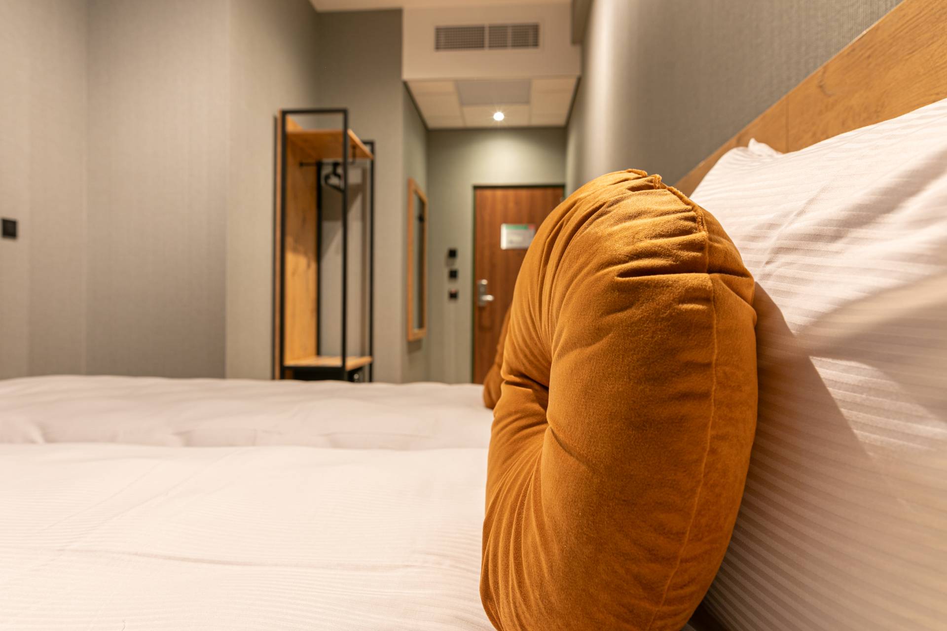 Grote kamer met twee bedden - overzicht